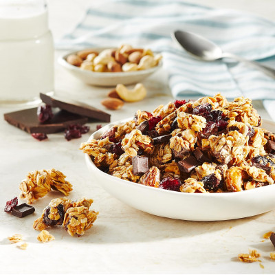 Amazon Brand - Aplenty, Dark Chocolate Cranberry Granola Clusters, 11 oz