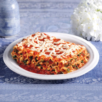 Amy's Frozen Meals, Vegan Vegetable Lasagna, Made With Organic Vegetables and Vegan Cheeze, Gluten Free Microwave Meals, 9 Oz